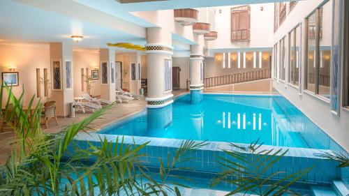 Pool, Luxus Grand Hotel in Lahore