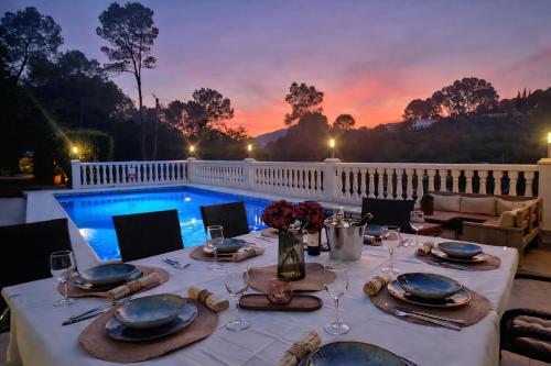 Wonderful Villa, Heated Pool, Near Beautiful Xàtiva Town (Wonderful Villa, Heated Pool, Near Beautiful Xativa Town) in Genovés