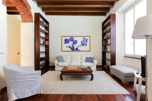HACCA Collection - Corso Magenta, unique and charming 2BR apartment