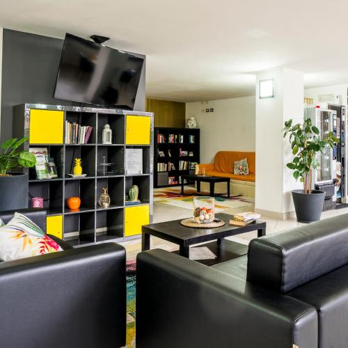 Tropicana Residence - image 4