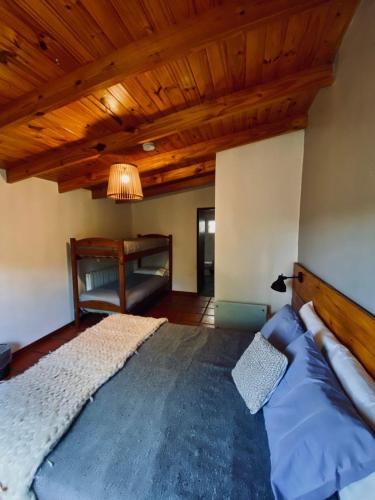 1 double bed, 1 bunk bed
