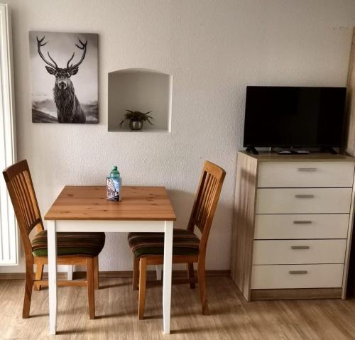 Hotel-Pension zum Hirsch in 美因河畔哈特爾斯海姆