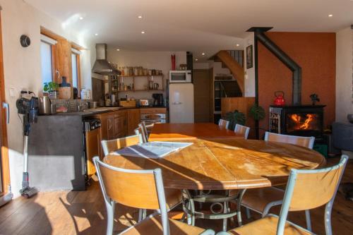 Grande Maison à la montagne Gite le Rif d'Oriol (Grande Maison a la montagne Gite le Rif d'Oriol) in Saint-Martin-de-Queyrieres
