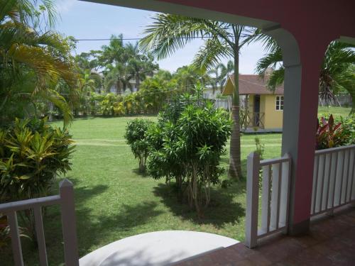 Ansells Thatch Walk Cottages in 尼格瑞爾