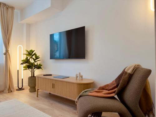 Cozy Apartment by the Stream at Clabucet Ski Slope – khách sạn tại Predeal