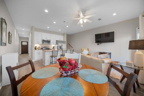 Pebble Beach Condos at Diamondhead Lake -- Near Lake Catherine State Park