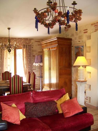 Maison d'artiste gîte à louer Sainte-Colombe-en-Bruilhois