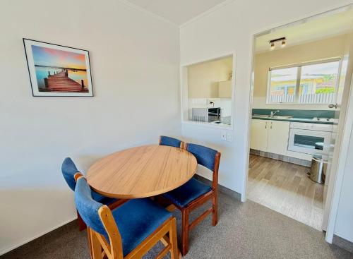 Kitchen, Asure Fountain Resort Motel in Tahunanui