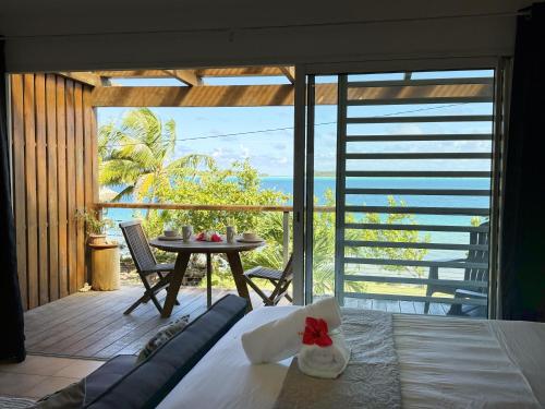 Studio with a view of a heavenly lagoon in เกาะโบราโบร่า