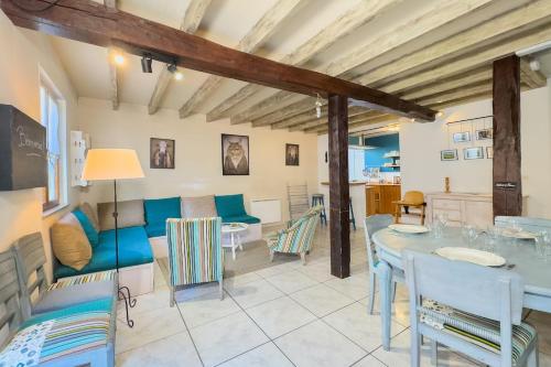 2 bedrooms, 4 beds