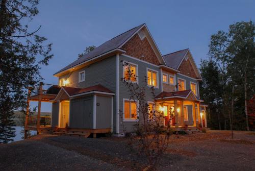 Suite luxueuse face au Lac Pohenegamook in Pohenegamook (QC)