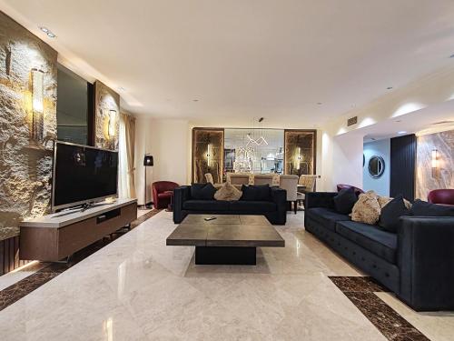 Elan Murjan Rimal Suites Sea in 3 min walk! 6 Bedrooms & Hall Massive Layout - image 9