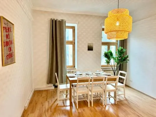 105 m2 Renovated Apartment Near Metro in Wien, Österreich