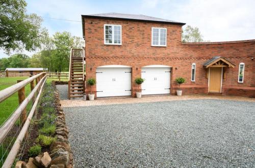 Annexe at The Chalet - A one bedroom annexe with gorgeous countryside views in Wootton Wawen