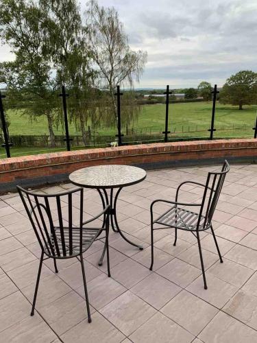 Aed, Annexe at The Chalet - A one bedroom annexe with gorgeous countryside views in Wootton Wawen