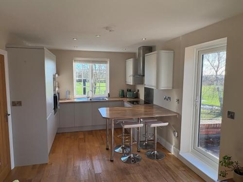 Annexe at The Chalet - A one bedroom annexe with gorgeous countryside views in Wootton Wawen