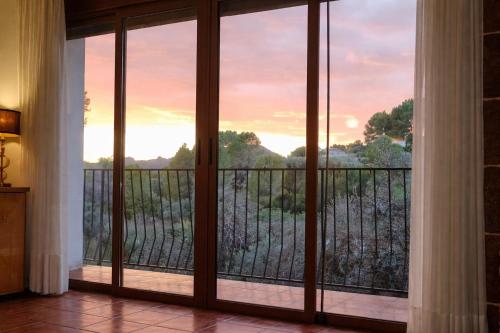 Wonderful Villa, Heated Pool, Near Beautiful Xàtiva Town (Wonderful Villa, Heated Pool, Near Beautiful Xativa Town) in Genovés