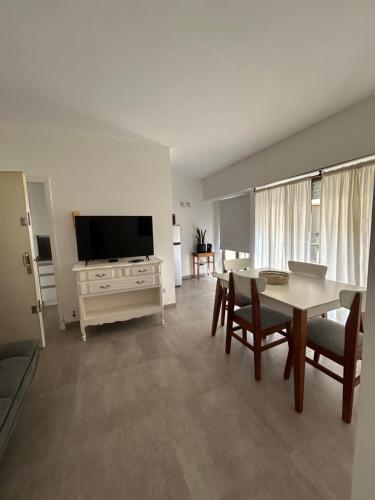 2 ambientes premium frente al Aldrey