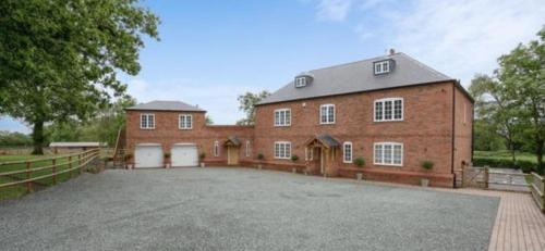Annexe at The Chalet - A one bedroom annexe with gorgeous countryside views in Wootton Wawen