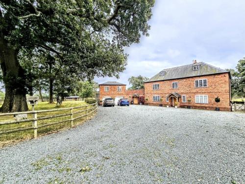 Annexe at The Chalet - A one bedroom annexe with gorgeous countryside views in Wootton Wawen
