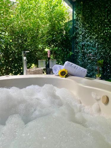 House equipped with a Jacuzzi in Quepos in Barrio Inmaculada