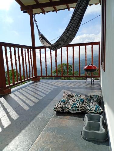 Country cabin with panoramic of the montains Tamesis - cabana refugio entre nubes in Támesis