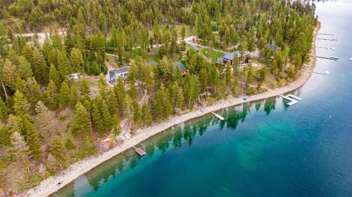 Built 2016 Pristine Lake House for Boating, Remote Work, Hiking and Relaxing in Marion (MT)