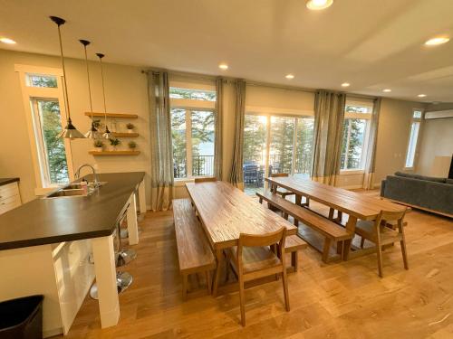 Built 2016 Pristine Lake House for Boating, Remote Work, Hiking and Relaxing in Marion (MT)