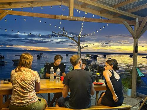 레스토랑, Scuba Buddy Mabul Dive Lodge in 마불 아일랜드