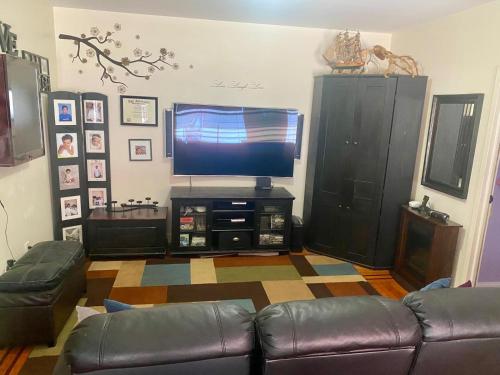 Közös társalgó / TV, Woodside room in LaGuardia repülőtér