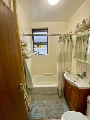 Woodside room - image 6