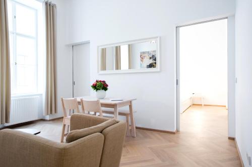 One-Bedroom Apartment No.10 image 3