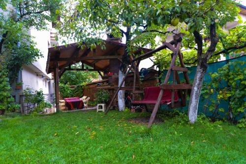 Topuzovi Guest House - image 7