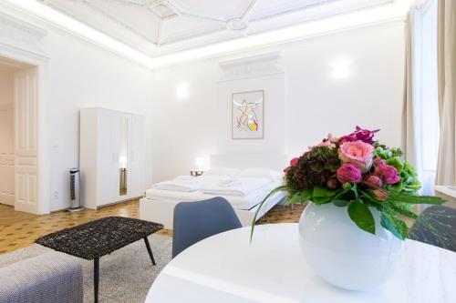 Studio Apartment No. 11B image 2