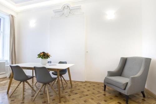 Superior Apartment No. 11A image 4