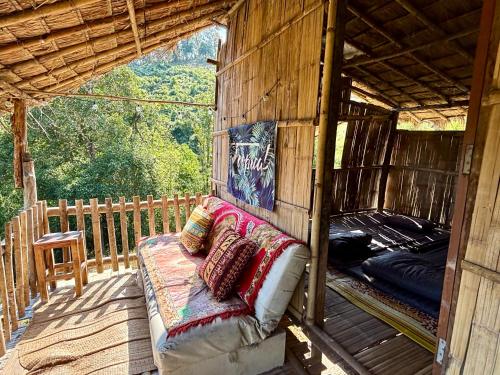 外観, ティーポ ケ ヒルサイド ジャングル ロッジ (Teepo Ke Hillside Jungle Lodge) in ドイインタノン