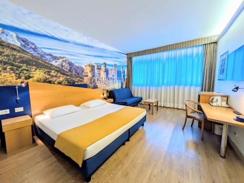 room detail thumbnail 1