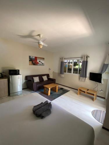 Baan Sabaaidee - Adult Friendly - Tap to explore photos