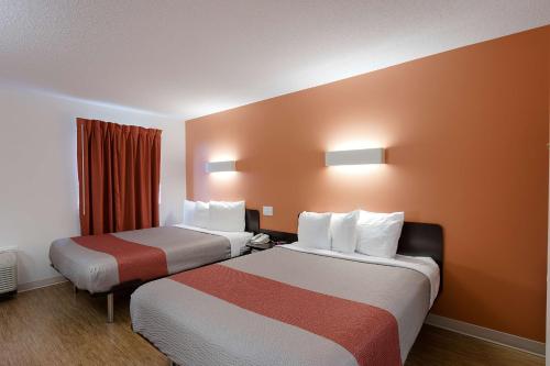 2 queen beds