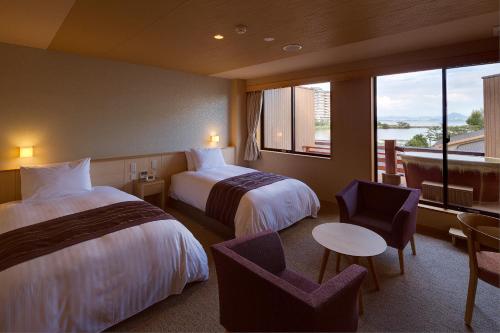 Deluxe Twin Room with Lake View