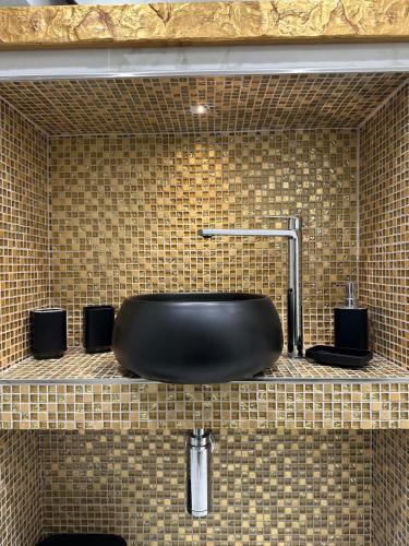 Canal View Boutique Apartment - image 13