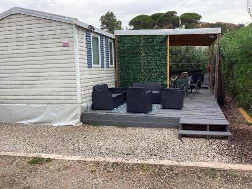 Linge literie et toilette fournis, un grand confort, à côté ou à 5 minutes des piscines tous 3 chambres grande terrasse couverte 4