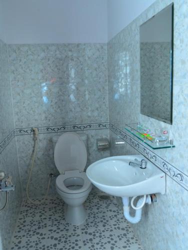 Xuan Anh Guesthouse Xuan Anh Guesthouse is a popular choice amongst travelers in Phu Quoc Island, whether exploring or just passing through. The property has everything you need for a comfortable stay. Service-minded sta
