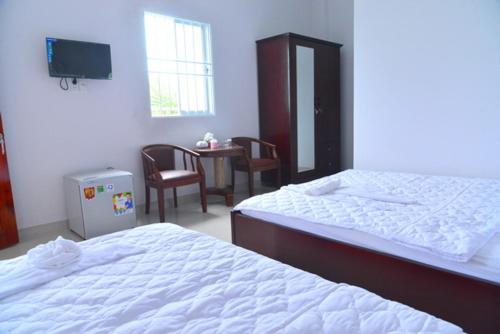 Xuan Anh Guesthouse Xuan Anh Guesthouse is a popular choice amongst travelers in Phu Quoc Island, whether exploring or just passing through. The property has everything you need for a comfortable stay. Service-minded sta