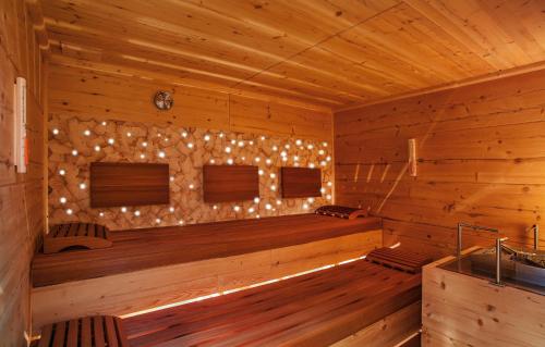 Hotel Garni Chasa Sulai - image 12