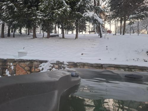 Hot tub, NeuHaus Apartman in Úrkút