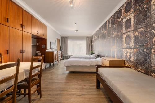 BnB Izegem Villa Vergezicht 5 slaapkamers en 2 badkamers, 12 personen in 伊澤海姆