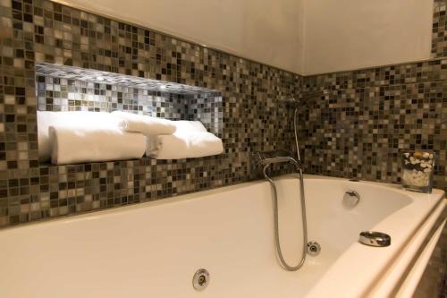 ห้องน้ำ, พาร์ค โฮเทล (Park Hotel) in ลาติน่า