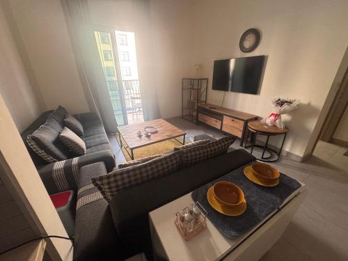 1 king bed, 1 sofa bed