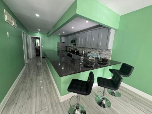 Toraille Waterfall Poolside Apartment in Soufriere
